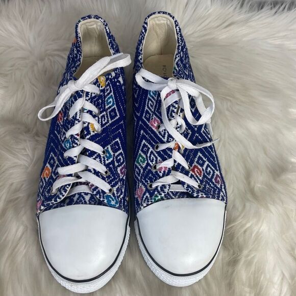Eclectic Array NWOT Blue Chevron Print Tennis Shoes Sz 11 - Picture 2 of 6